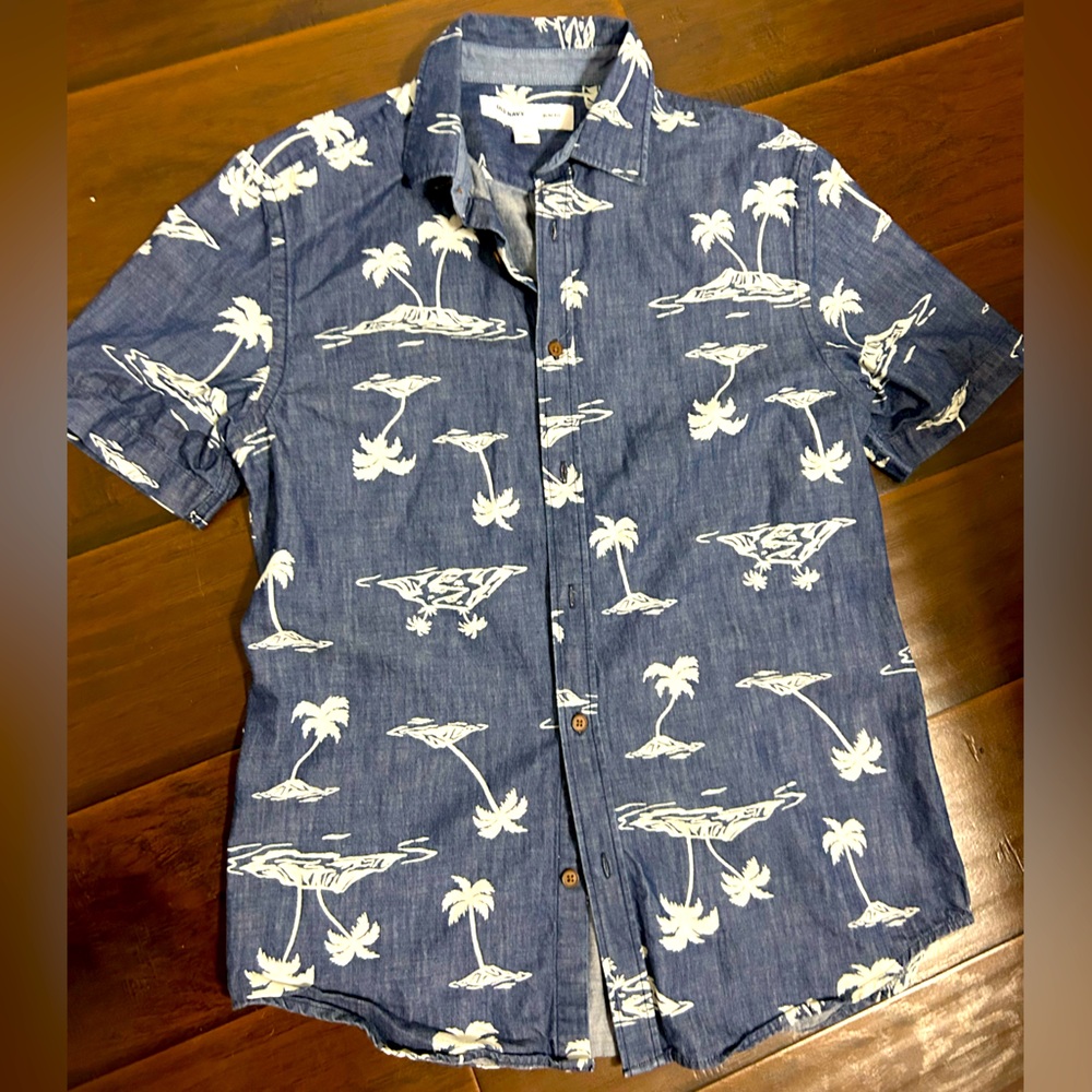 size small men’s button up.